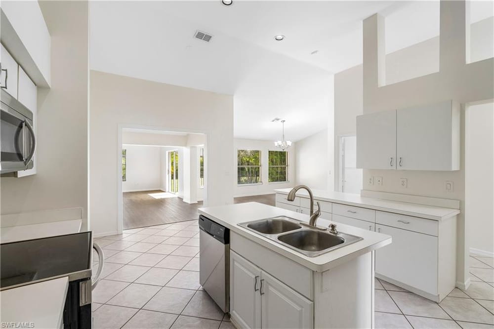 6721 Sloane Pl. – #226025041 - Berkshire Lakes