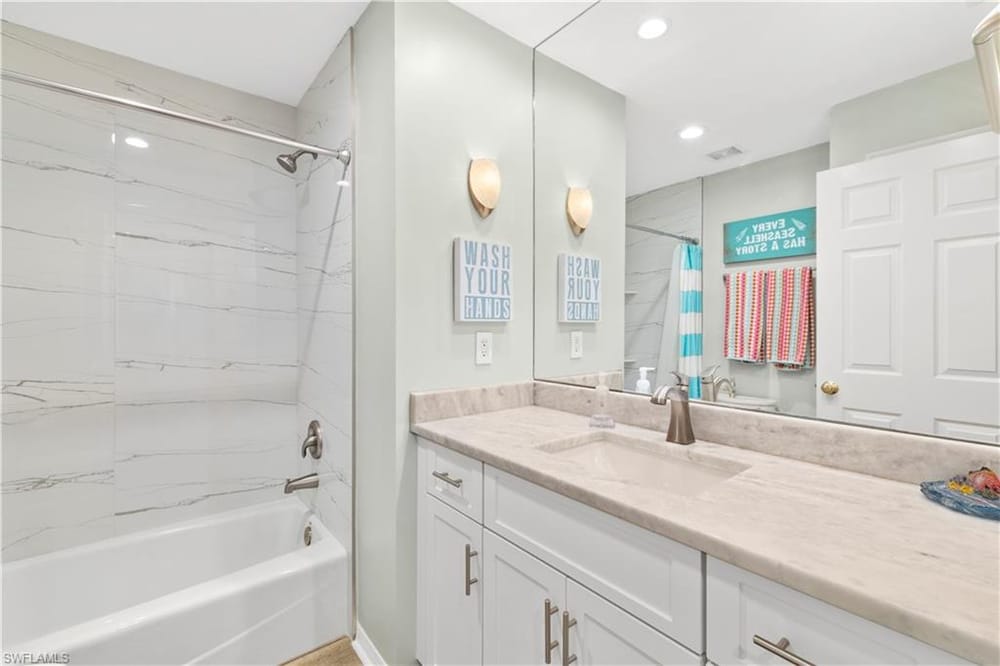 9101 Vanderbilt Dr. 302 – #226025103 - Vanderbilt Beach