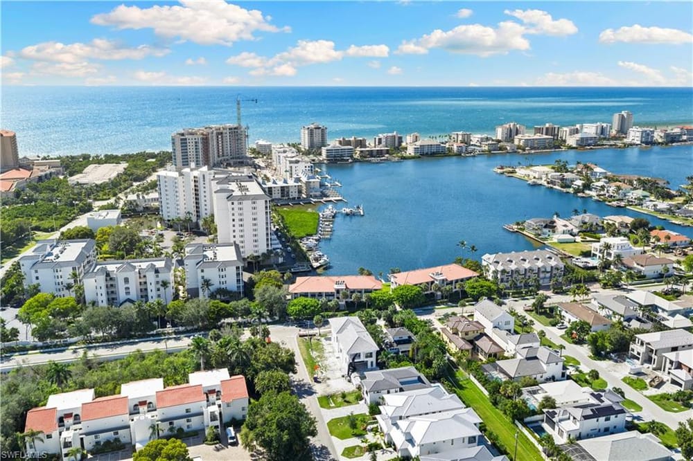 9101 Vanderbilt Dr. 302 – #226025103 - Vanderbilt Beach