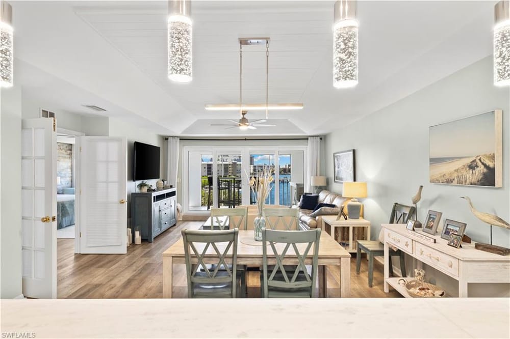 9101 Vanderbilt Dr. 302 – #226025103 - Vanderbilt Beach