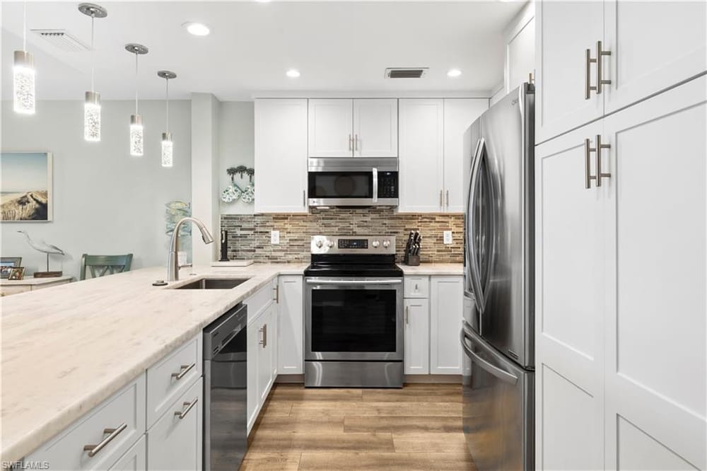 9101 Vanderbilt Dr. 302 – #226025103 - Vanderbilt Beach
