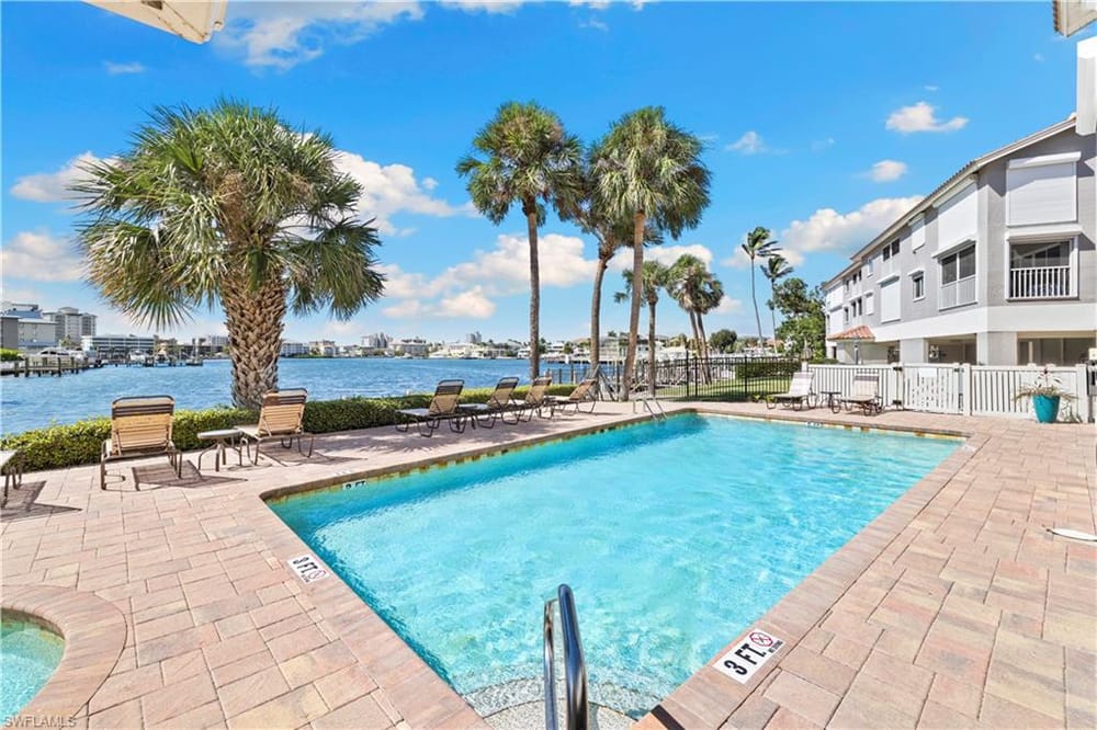 9101 Vanderbilt Dr. 302 – #226025103 - Vanderbilt Beach