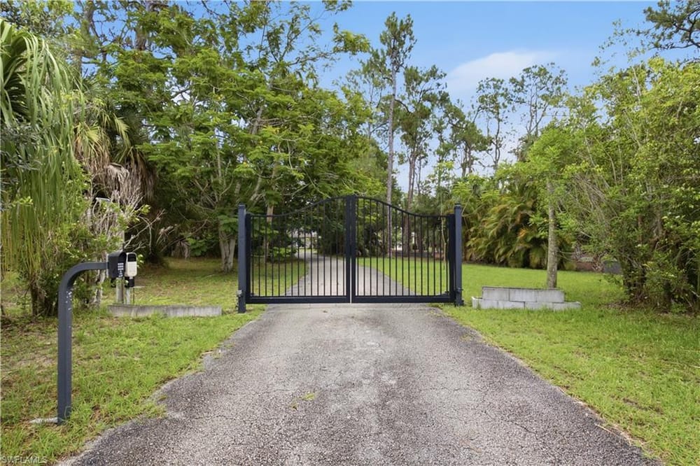 150 Logan Blvd. N – #226025339 - Logan Woods