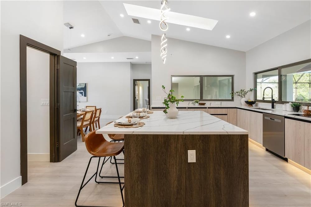 5105 Berkeley Dr. – #226025342 - Queens Park