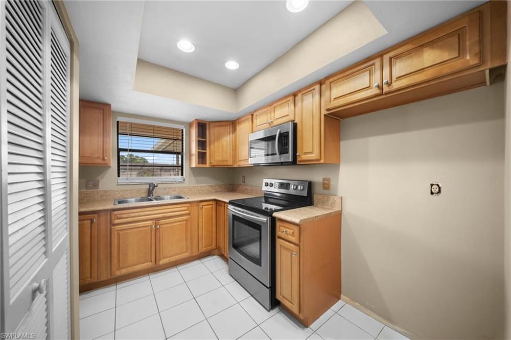 195 Cypress Way E 8 – #226025571 - Palm River