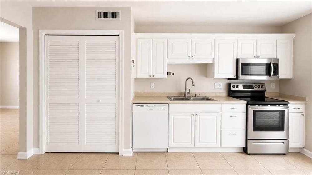 5410 16th Pl. SW B-1 – #226025903 - Golden Gate City