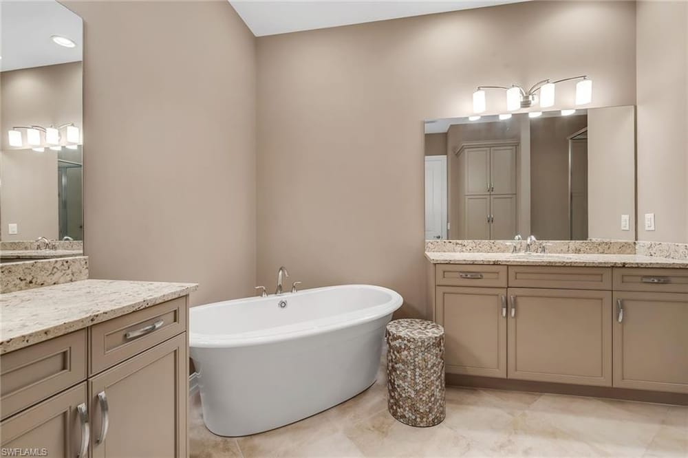 7825 Hawthorne Dr. 2104 – #226026308 - Lely Resort
