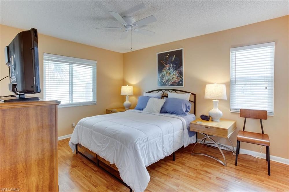 4309 27th Ct. SW 202 – #226026725 - Golden Gate