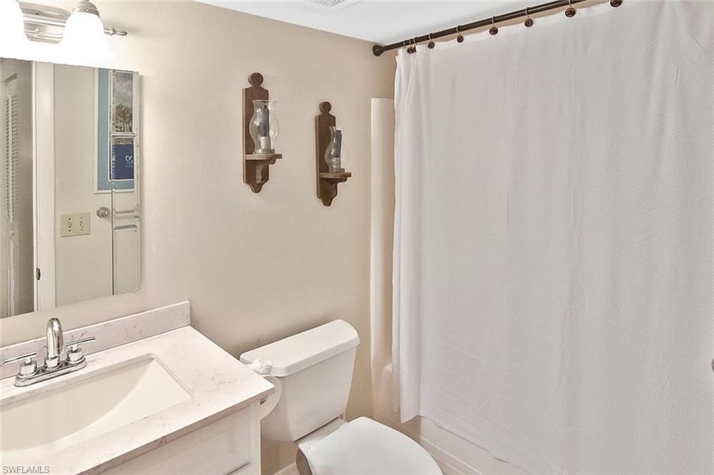 4309 27th Ct. SW 202 – #226026725 - Golden Gate
