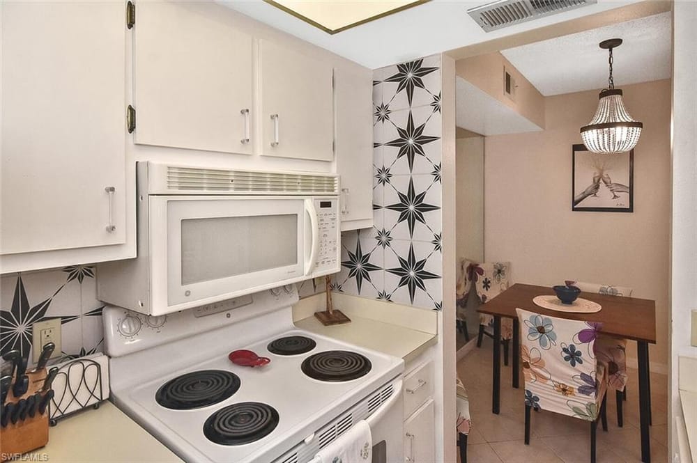 4309 27th Ct. SW 202 – #226026725 - Golden Gate