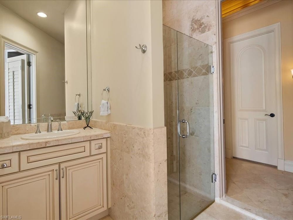 550 21st Ave. S – #226026963 - Aqualane Shores