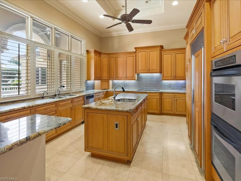 550 21st Ave. S – #226026963 - Aqualane Shores
