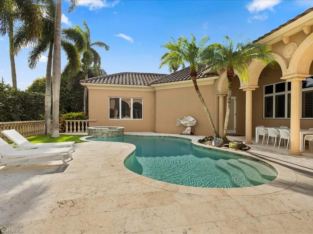 550 21st Ave. S – #226026963 - Aqualane Shores