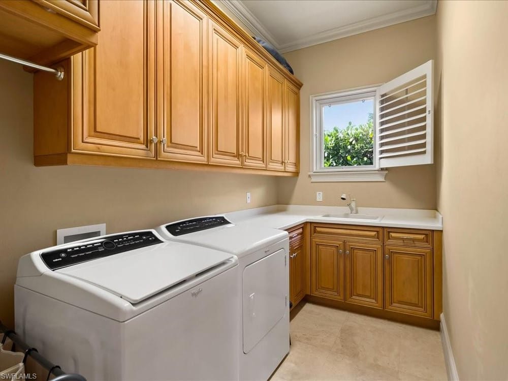 550 21st Ave. S – #226026963 - Aqualane Shores
