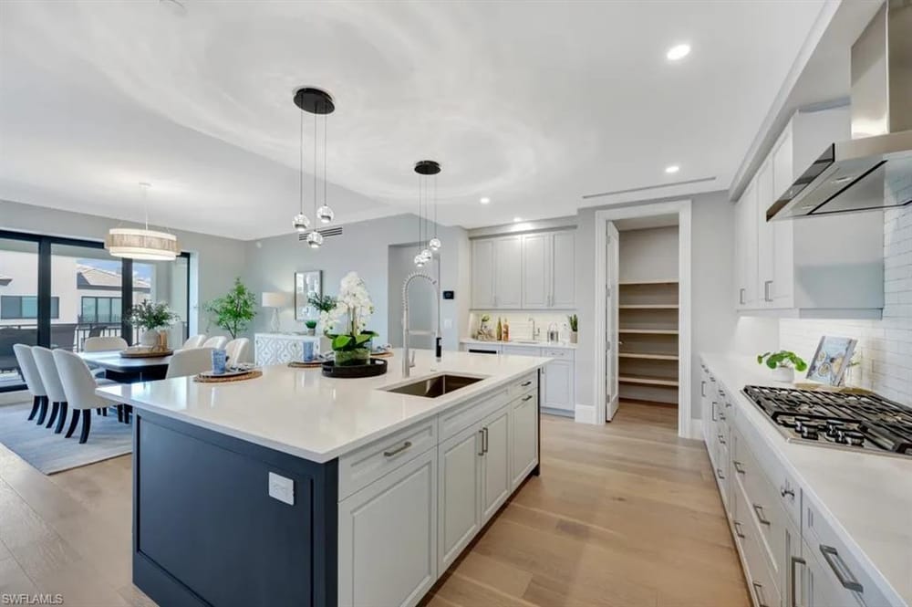 1130 3rd Ave. S 512 – #226027313 - Naples Square