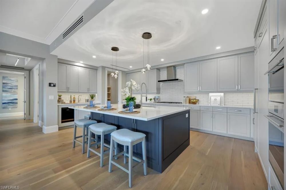 1130 3rd Ave. S 512 – #226027313 - Naples Square