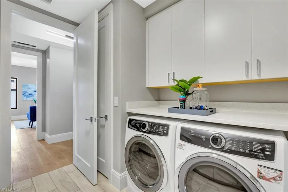 1130 3rd Ave. S 512 – #226027313 - Naples Square