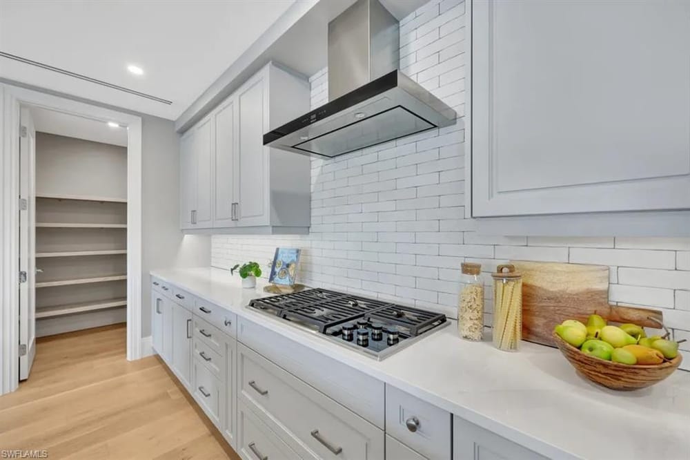 1130 3rd Ave. S 512 – #226027313 - Naples Square