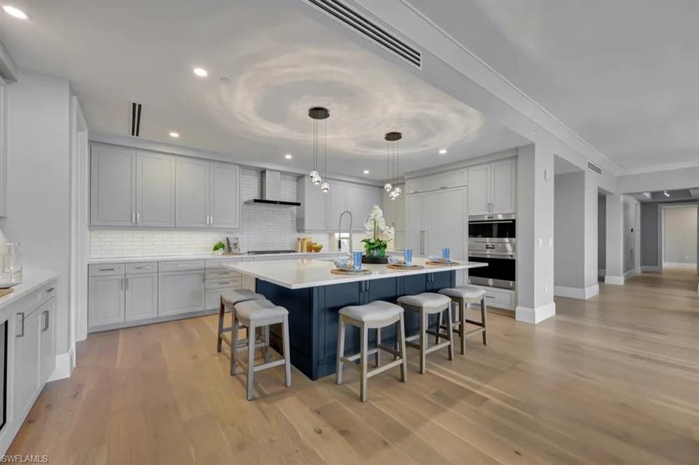 1130 3rd Ave. S 512 – #226027313 - Naples Square