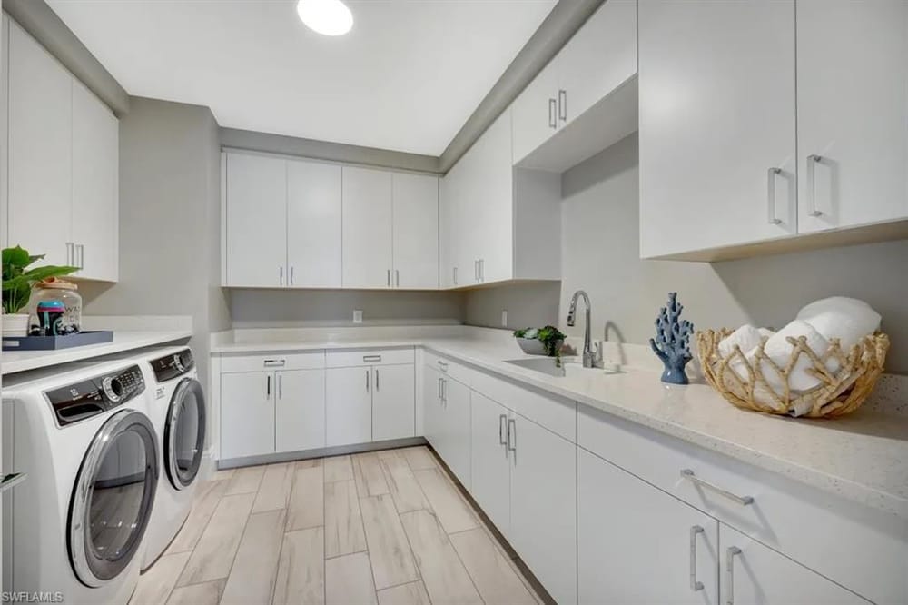 1130 3rd Ave. S 512 – #226027313 - Naples Square