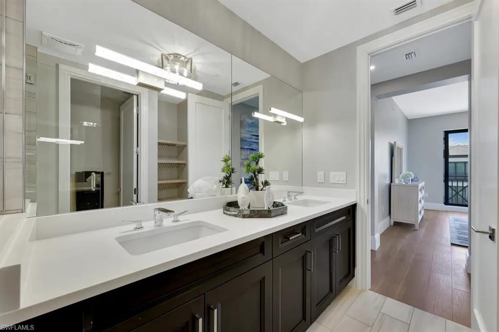 1130 3rd Ave. S 512 – #226027313 - Naples Square