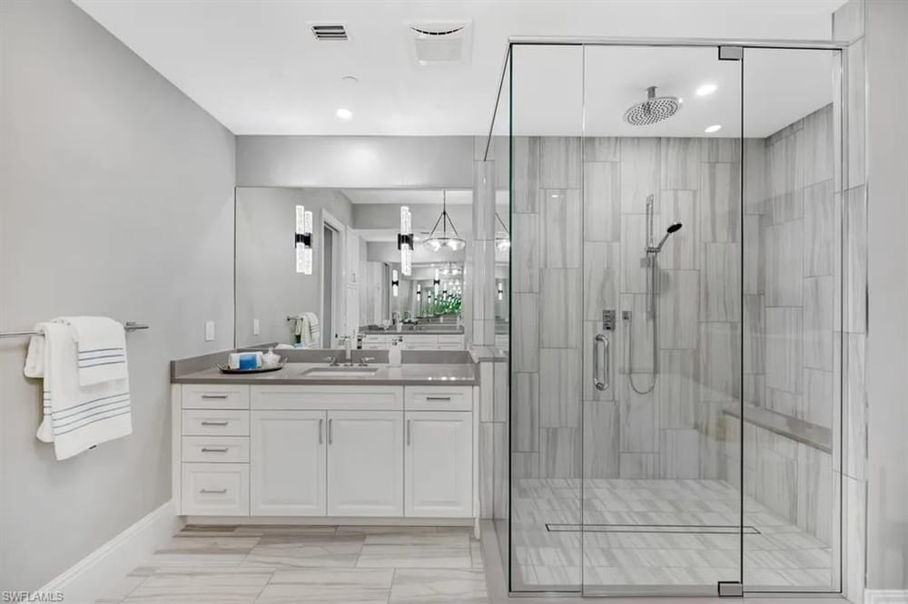 1130 3rd Ave. S 512 – #226027313 - Naples Square
