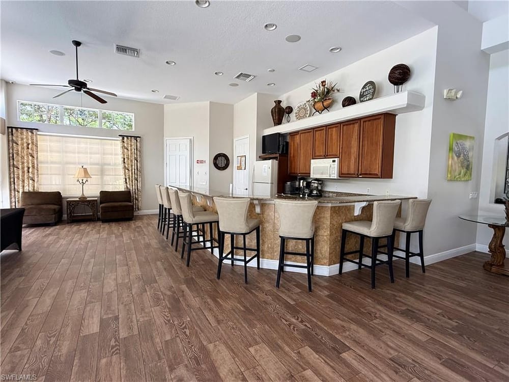7801 Hawthorne Dr. 2701 – #226027601 - Lely Resort