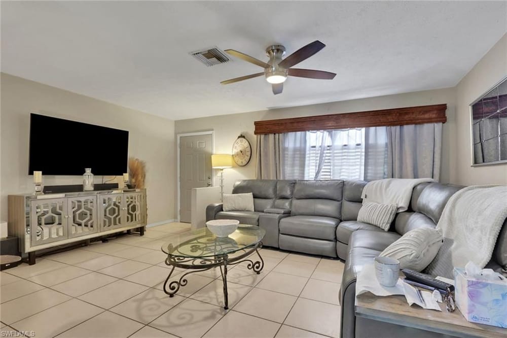 2001 48th St. SW – #226027758 - Golden Gate City