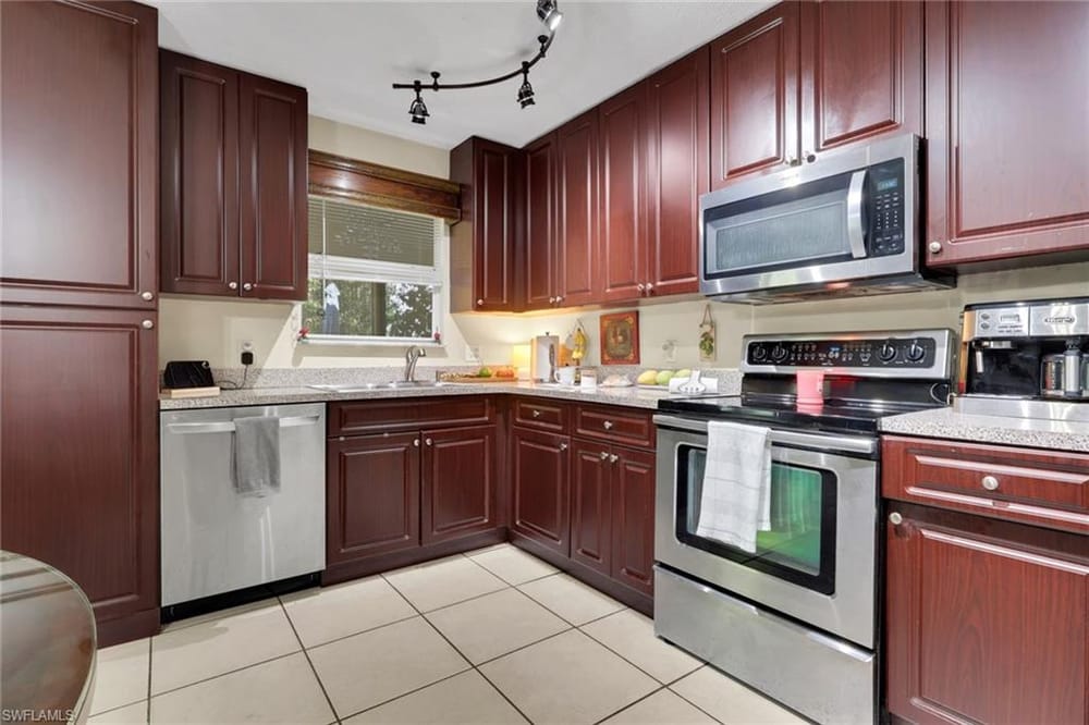 2001 48th St. SW – #226027758 - Golden Gate City