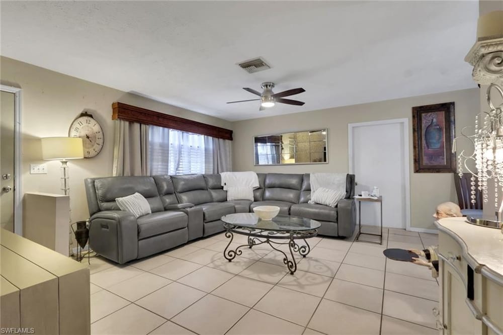 2001 48th St. SW – #226027758 - Golden Gate City