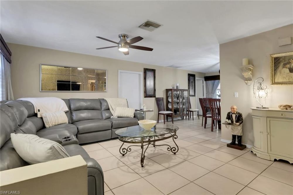 2001 48th St. SW – #226027758 - Golden Gate City