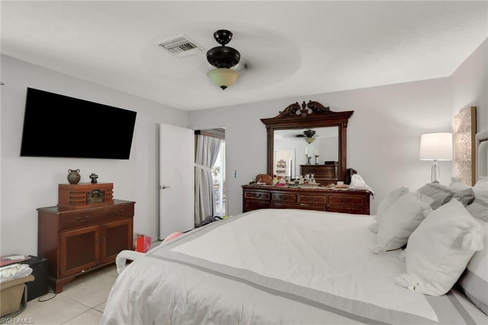 2001 48th St. SW – #226027758 - Golden Gate City