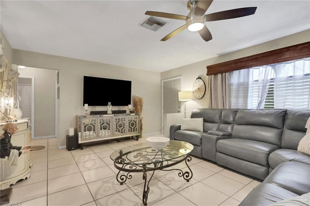 2001 48th St. SW – #226027758 - Golden Gate City