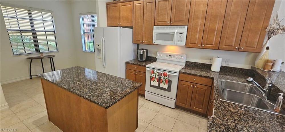 9153 Chula Vista St. 13203 – #2026032465 - Lely Resort