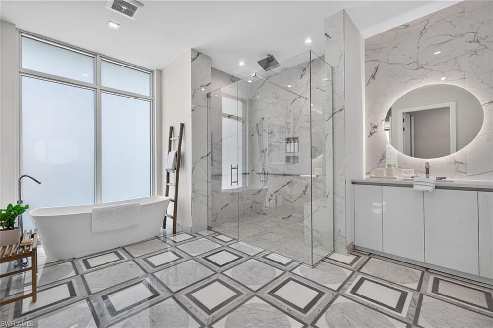1165 8th St. S #302 – #226028046 - Olde Naples
