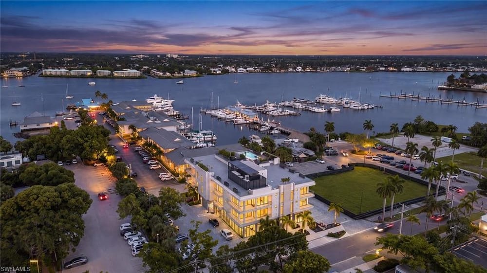 1165 8th St. S #302 – #226028046 - Olde Naples