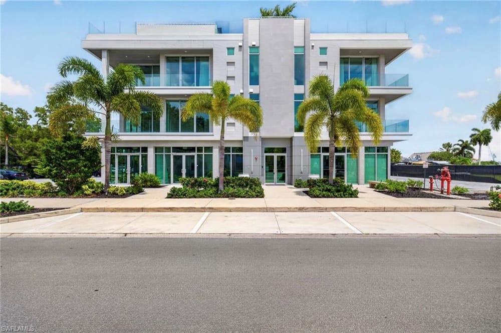 1165 8th St. S #302 – #226028046 - Olde Naples