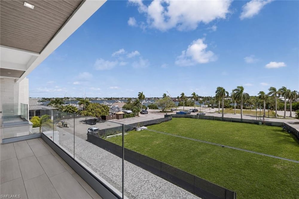 1165 8th St. S #302 – #226028046 - Olde Naples