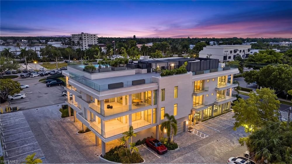1165 8th St. S #302 – #226028046 - Olde Naples