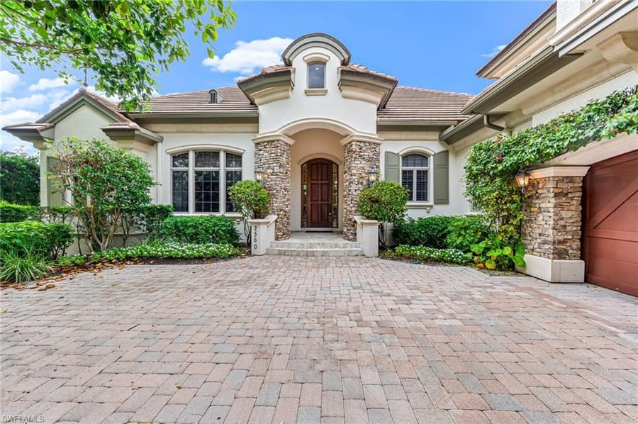 2560 Half Moon Walk – #224090608