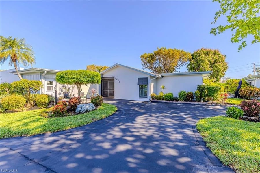 3271 Boca Ciega Dr. D50 – #226013465