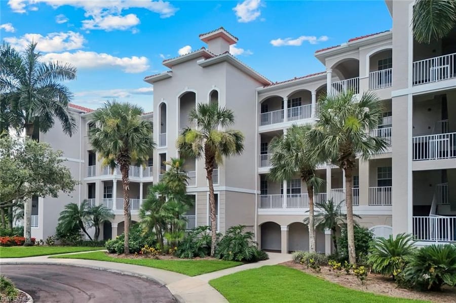 4864 Hampshire Ct. 203 – #226025876